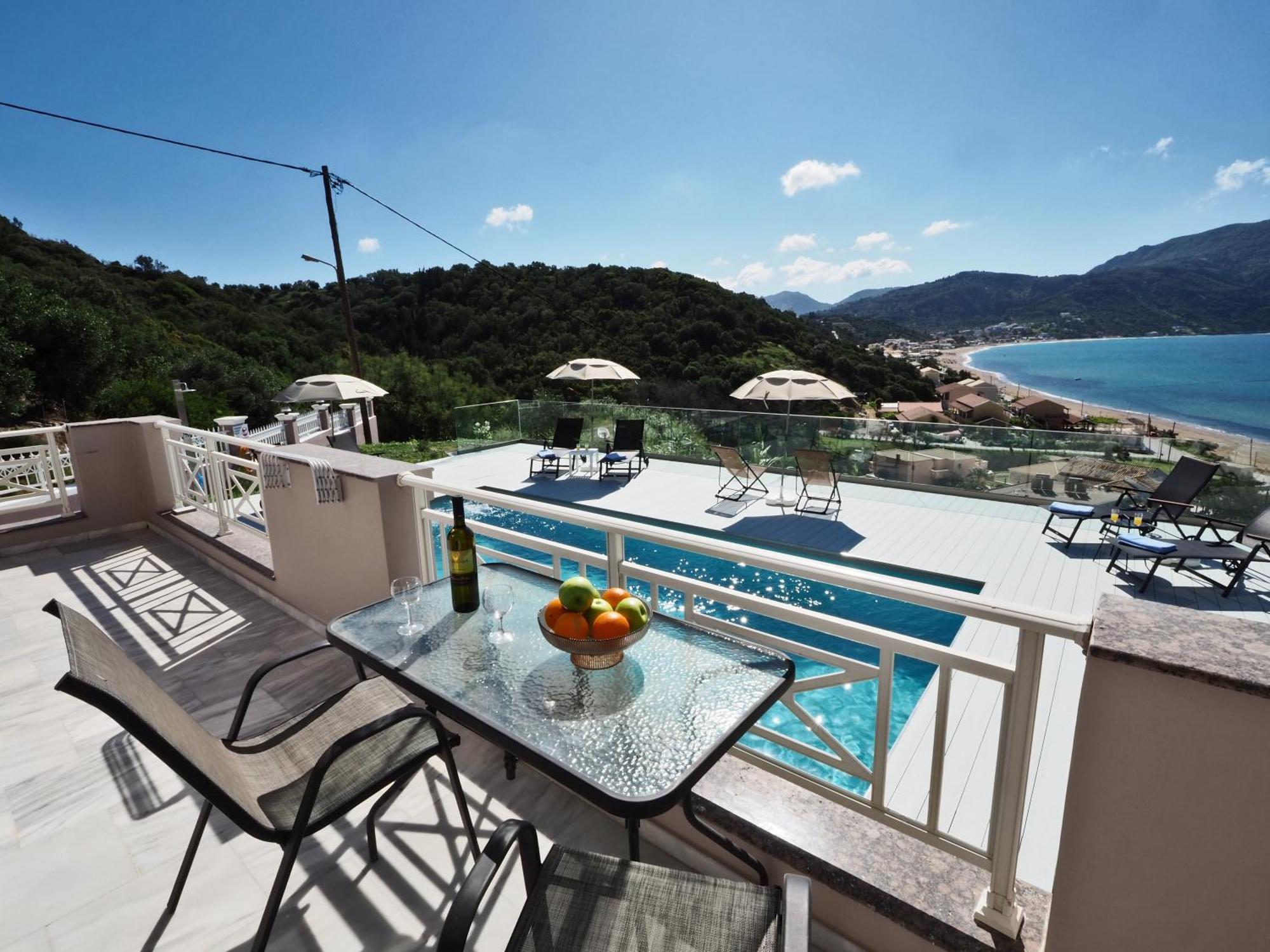 Villa Euphoria Apts Afión Eksteriør billede